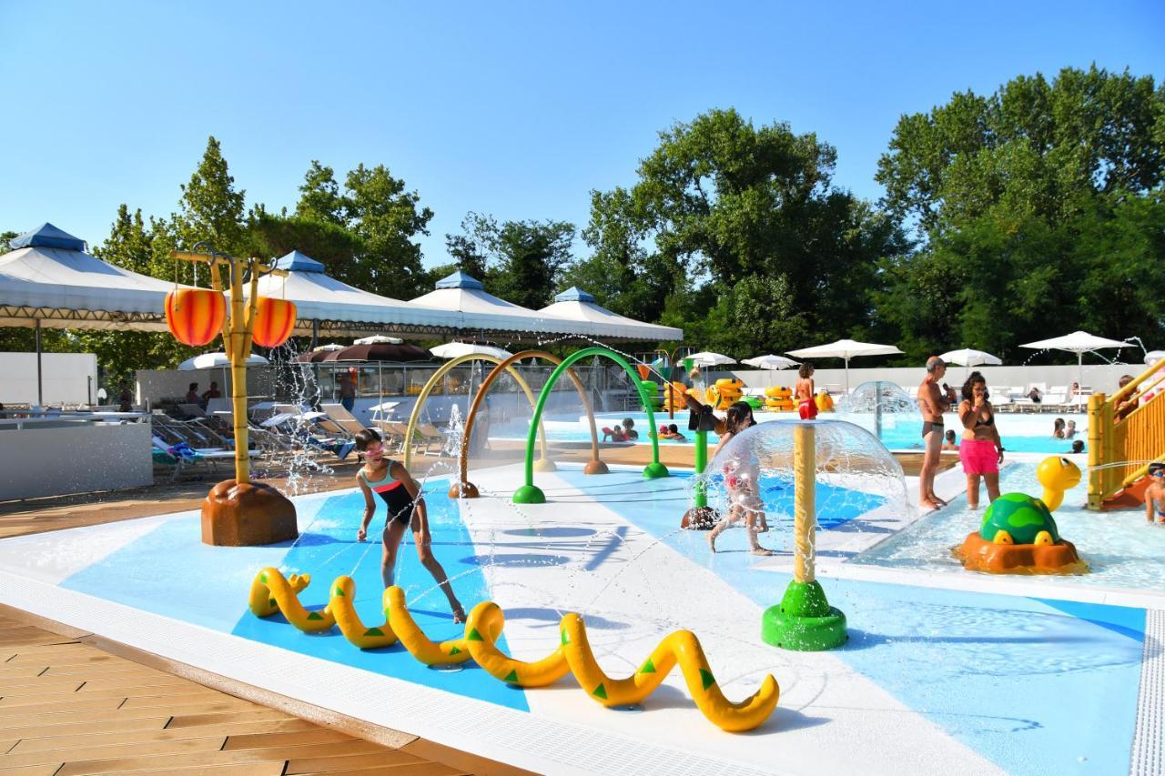 I Tre Moschettieri Camping Village Lido di Pomposa Exteriör bild